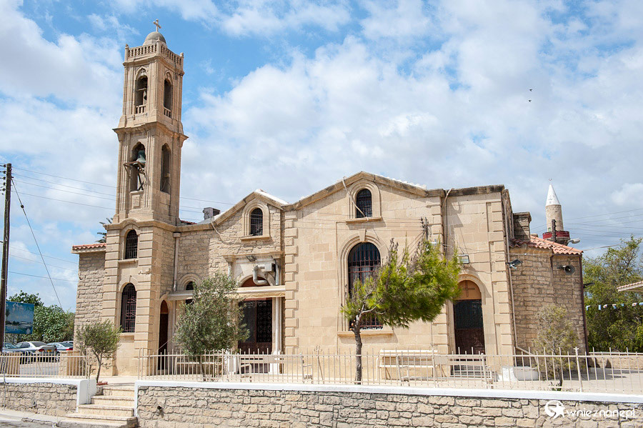 Cypr latem. Kościół w Limassol.  - foto: wnieznane.pl