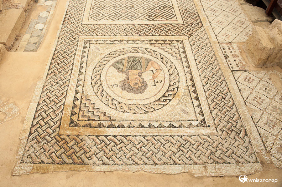 Cypr latem. Mozaiki na terenie stanowiska archeologicznego Kourion.  - foto: wnieznane.pl