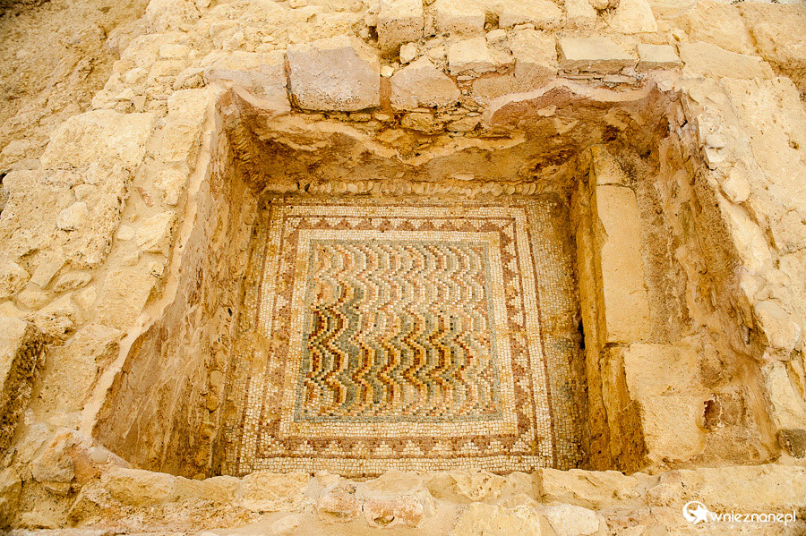 Cypr latem. Mozaiki na terenie stanowiska archeologicznego Kourion.  - foto: wnieznane.pl