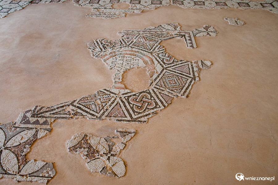 Cypr latem. Fragmenty starożytnych mozaik w Kourion. - foto: wnieznane.pl Cypr latem. Fragmenty starożytnych mozaik w Kourion. - foto: wnieznane.pl