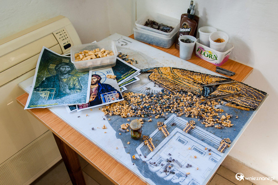 Cypr latem. Wykonanie mozaiki to niezwykle pracochłonne zajęcie.  - foto: wnieznane.pl