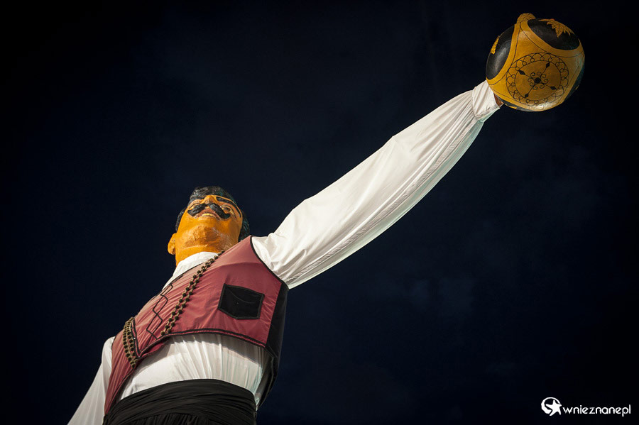 Cypr latem. Festiwal Wina w Limassol. - foto: wnieznane.pl