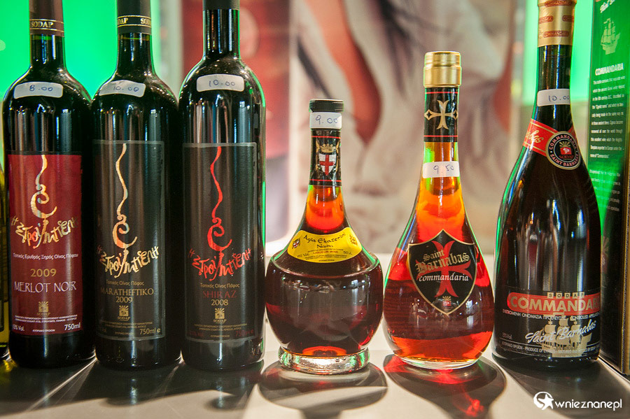 Cypr latem. Lokalne cypryjskie wina, produkowane z owoców uprawianych w okolicy Limassol. - foto: wnieznane.pl Cypr latem. Lokalne cypryjskie wina, produkowane z owoców uprawianych w okolicy Limassol. - foto: wnieznane.pl