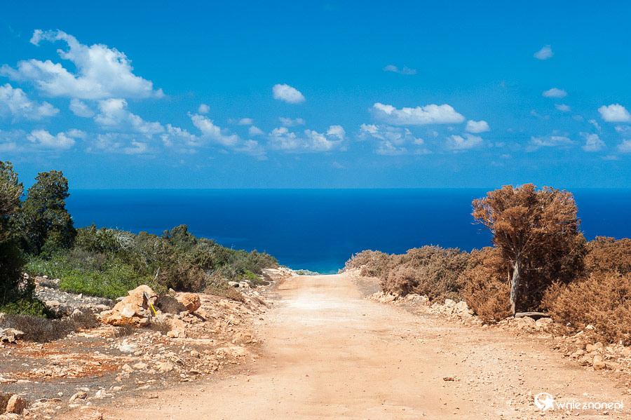 Cypr, Półwysep Akamas. Dojazd do miejsca zwanego Fontana Amorosa. - foto: wnieznane.pl Cypr, Półwysep Akamas. Dojazd do miejsca zwanego Fontana Amorosa. - foto: wnieznane.pl