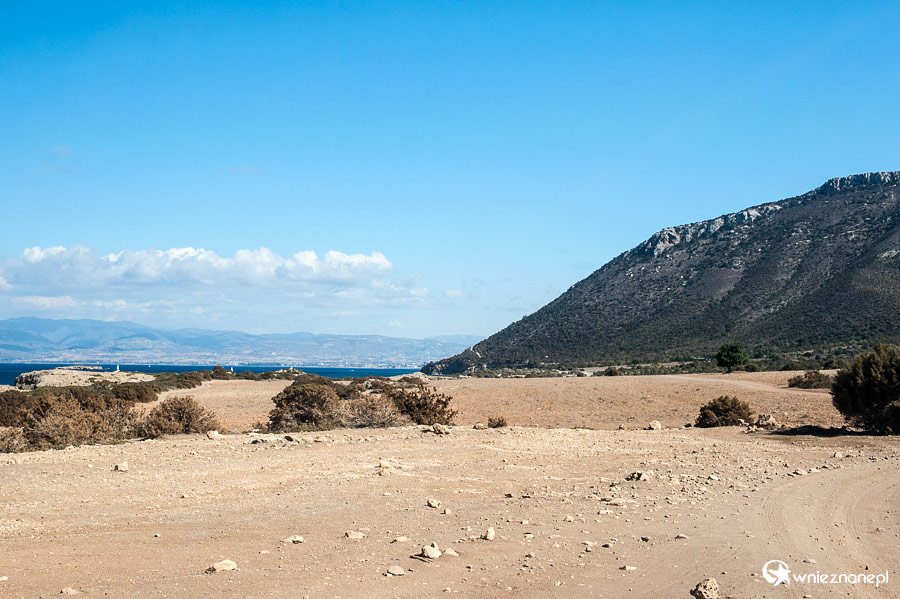 Cypr latem. Dziki krajobraz Półwyspu Akamas. - foto: wnieznane.pl