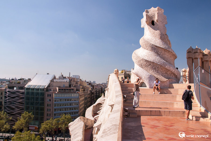Barcelona. Casa Milà. - foto: wnieznane.pl