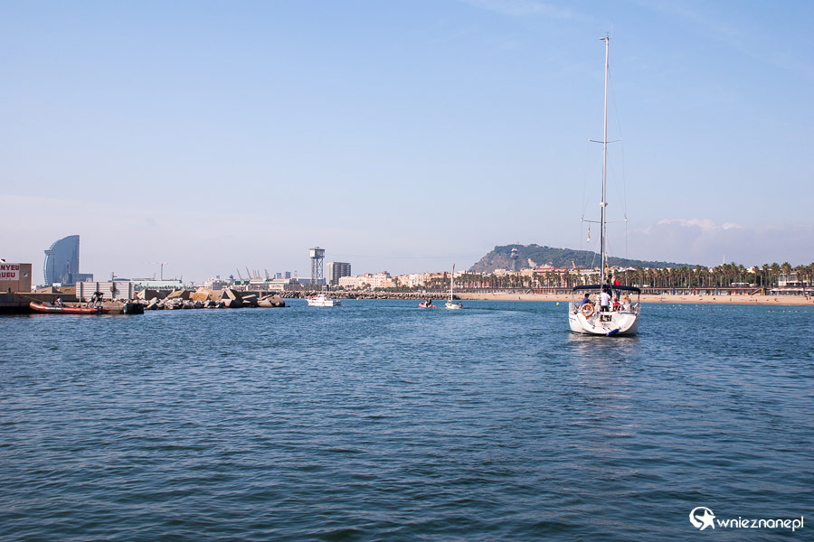 Barcelona. U ujścia portu olimpijskiego. - foto: wnieznane.pl