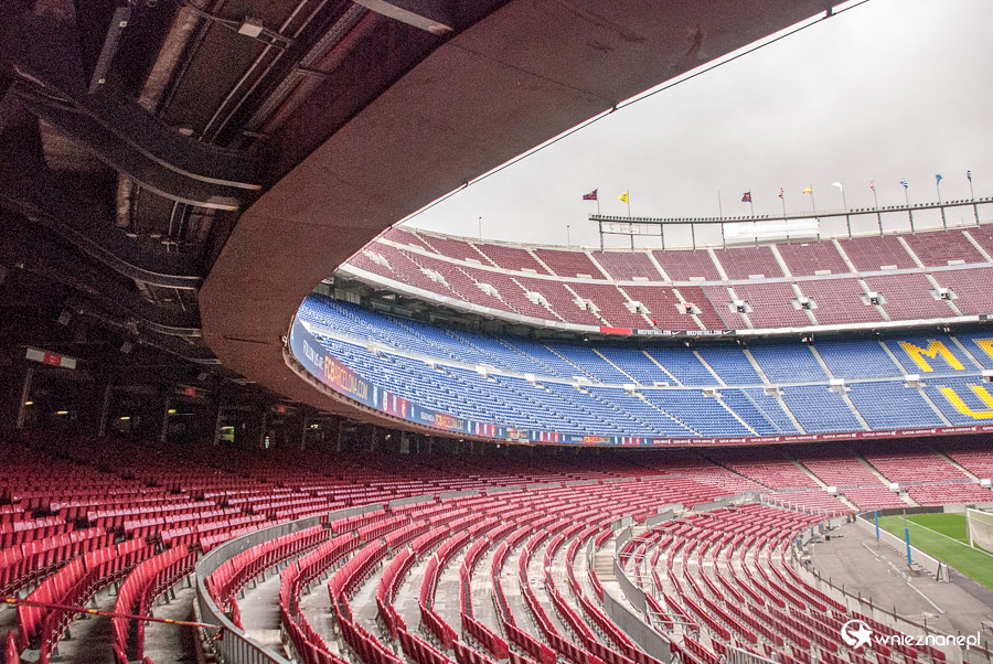Barcelona. Camp Nou. Spacer między rzędami trybun. - foto: wnieznane.pl Barcelona. Camp Nou. Spacer między rzędami trybun. - foto: wnieznane.pl