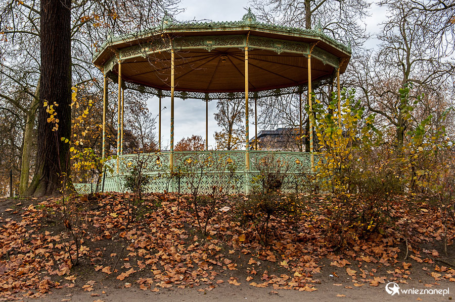 Bruksela. Altana w Parc de Bruxelles. - foto: wnieznane.pl