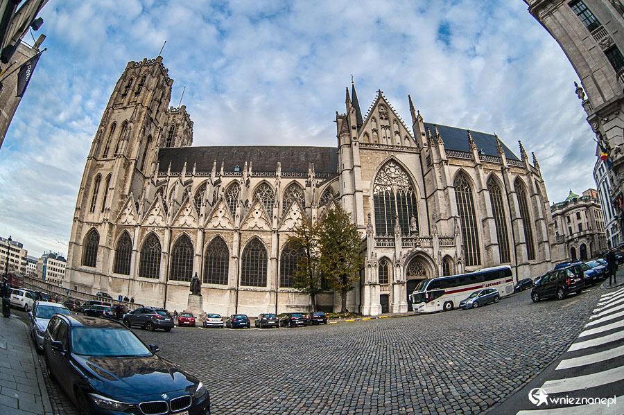 Bruksela. Cathedrale des Saints Michel et Gudule. - foto: wnieznane.pl