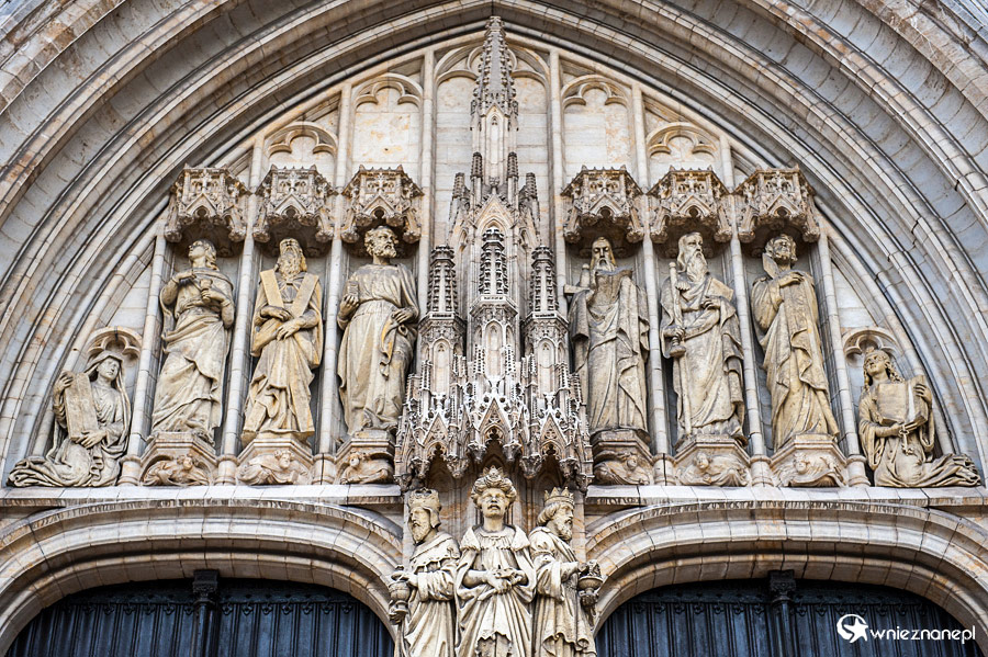 Bruksela. Cathedrale des Saints Michel et Gudule. - foto: wnieznane.pl