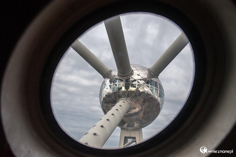 Bruksela. Widok z wnętrza Atomium. - foto: wnieznane.pl