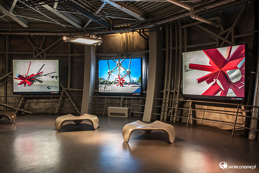 Bruksela. Ekspozycja we wnętrzu Atomium. - foto: wnieznane.pl