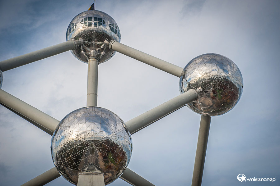 Bruksela. Konstrukcja Atomium. - foto: wnieznane.pl