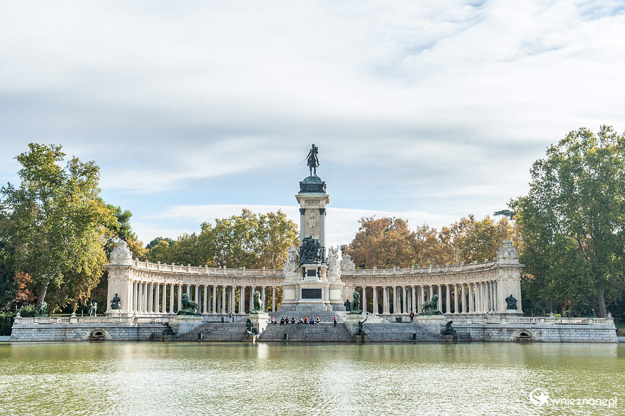 Madryt. W Parku Retiro. - foto: wnieznane.pl