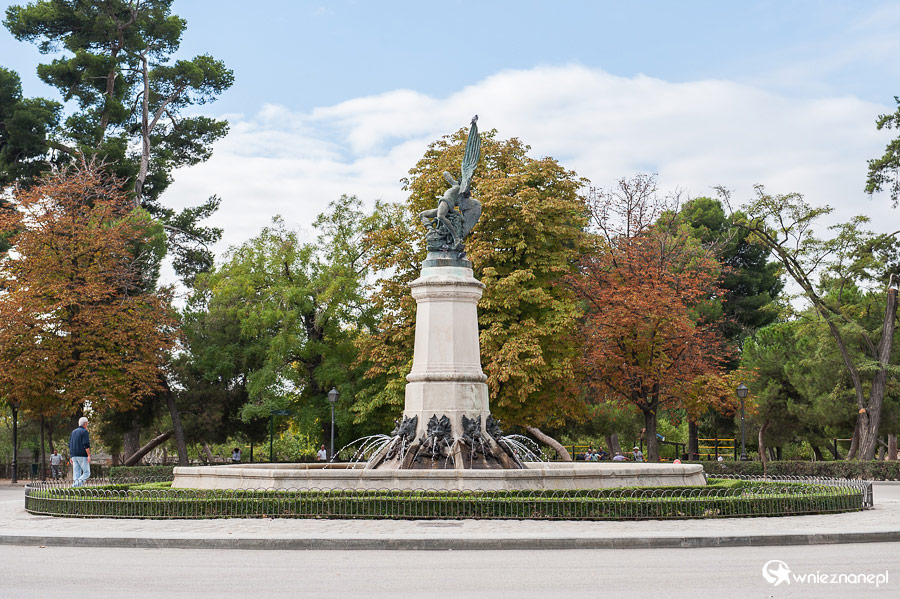 Madryt. W Parku Retiro. - foto: wnieznane.pl