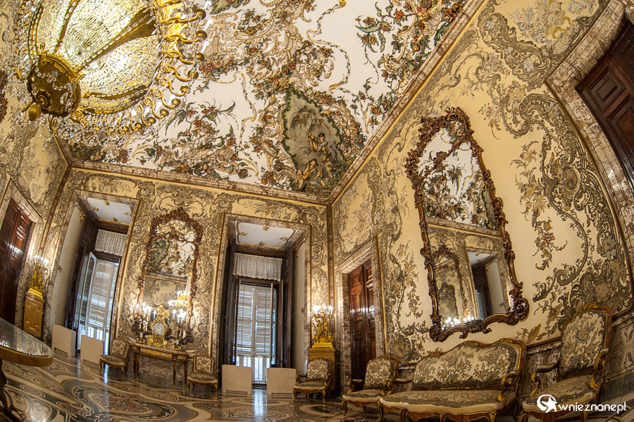Madryt. Komnata w pałacu królewskim (Palacio Real). - foto: wnieznane.pl