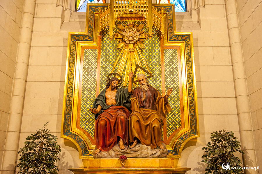 Madryt. Wnętrze katedry, Catedral de la Almudena. - foto: wnieznane.pl Madryt. Wnętrze katedry, Catedral de la Almudena. - foto: wnieznane.pl