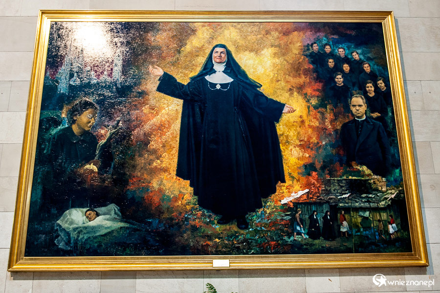 Madryt. Wnętrze katedry, Catedral de la Almudena. - foto: wnieznane.pl