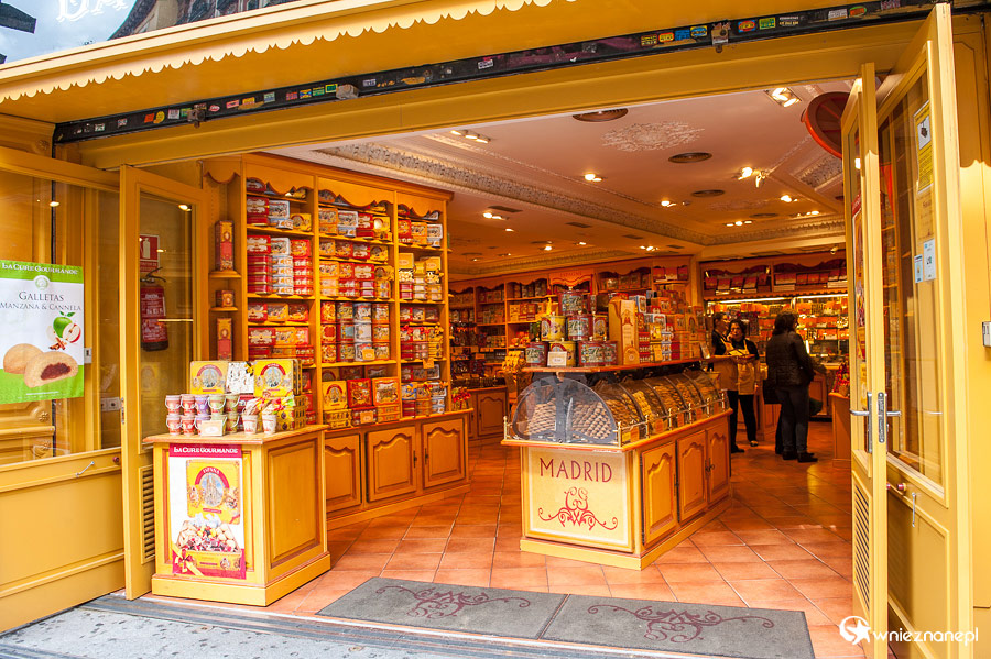 Madryt. Sklepik z ciastkami w pobliżu Plaza Mayor. - foto: wnieznane.pl