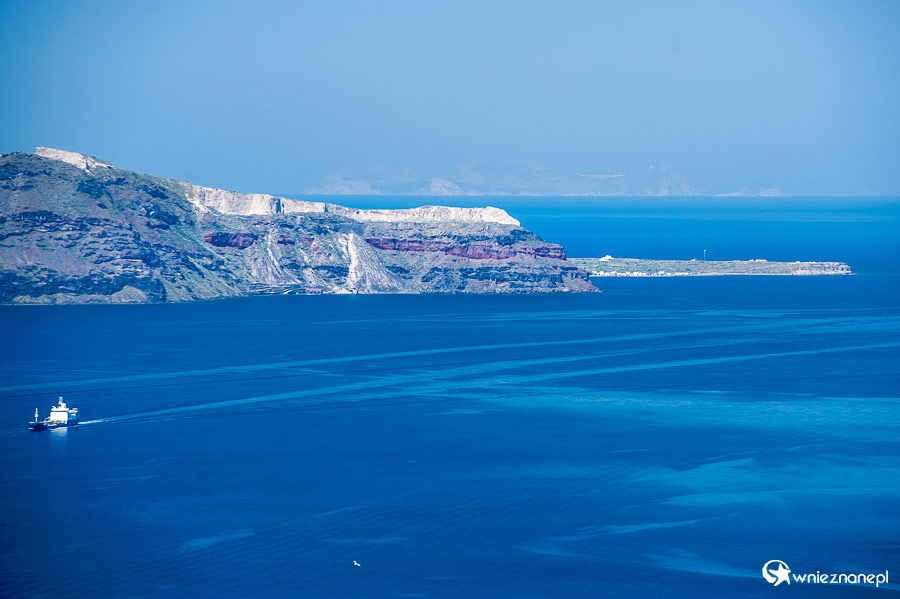 Santorini. Widok na kalderę i morze. - foto: wnieznane.pl