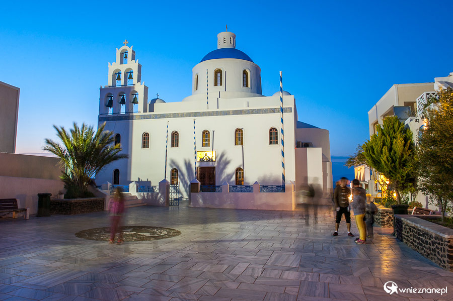 Santorini. Kościół Panagia Platsani w centrum Oi. - foto: wnieznane.pl