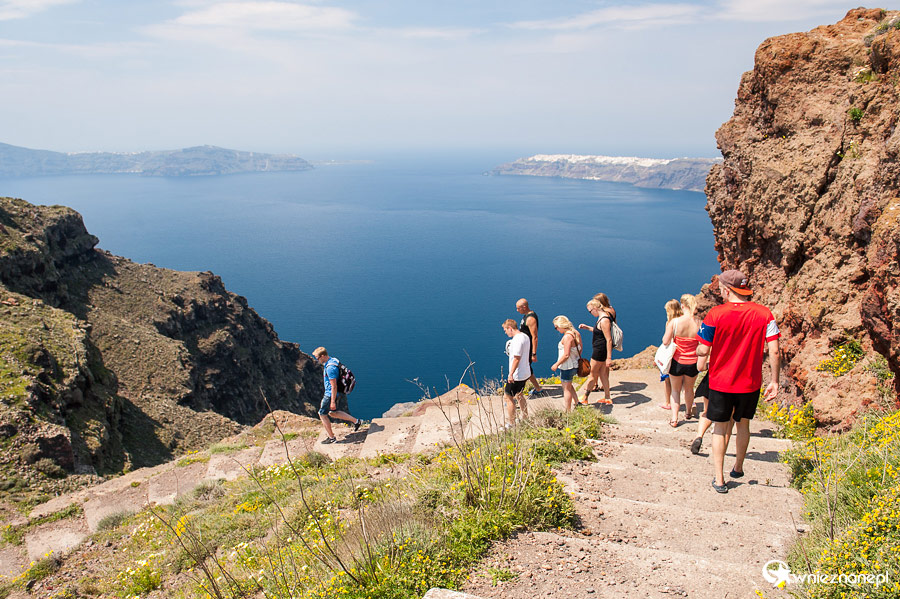Santorini. Skała Skaros w Imerovigli. - foto: wnieznane.pl