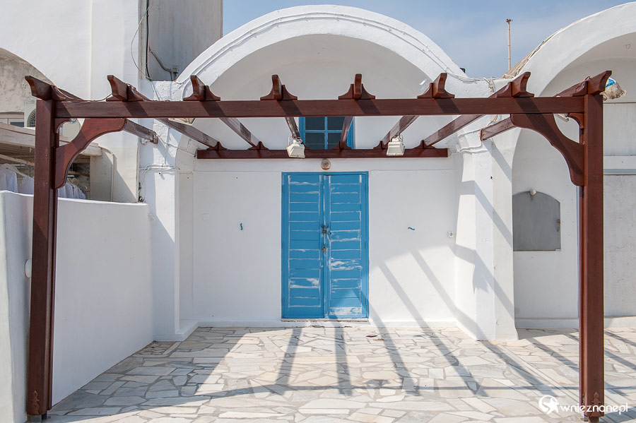 Santorini, Oia. Typowa cykladzka architektura. - foto: wnieznane.pl