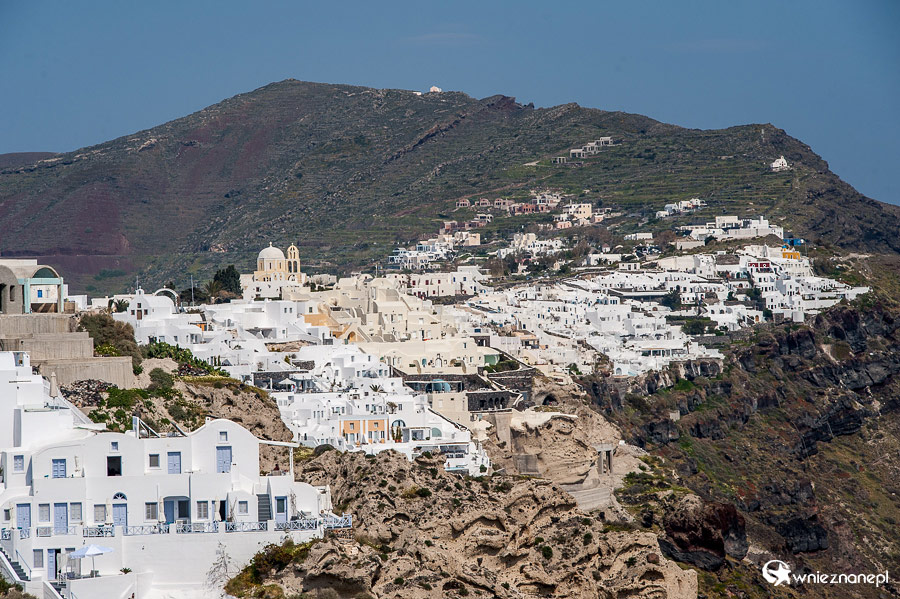 Santorini. Widok na Oię. - foto: wnieznane.pl