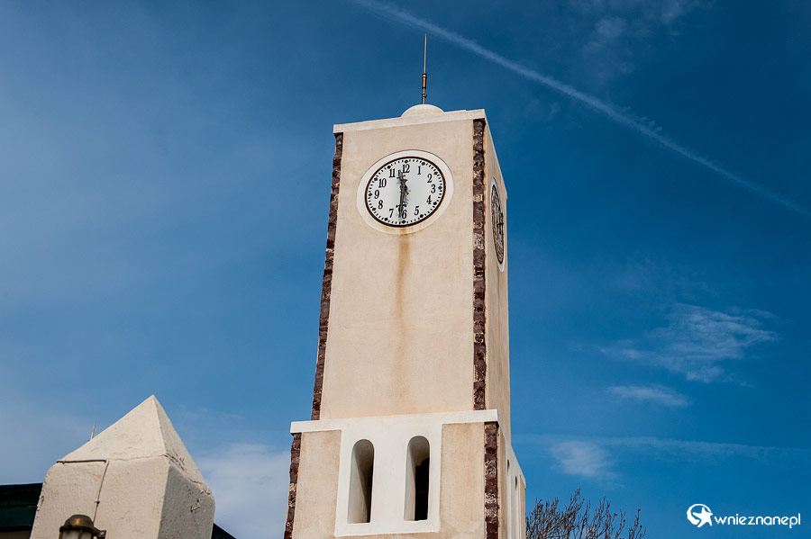 Santorini. Wieża zegarowa w Oi. - foto: wnieznane.pl