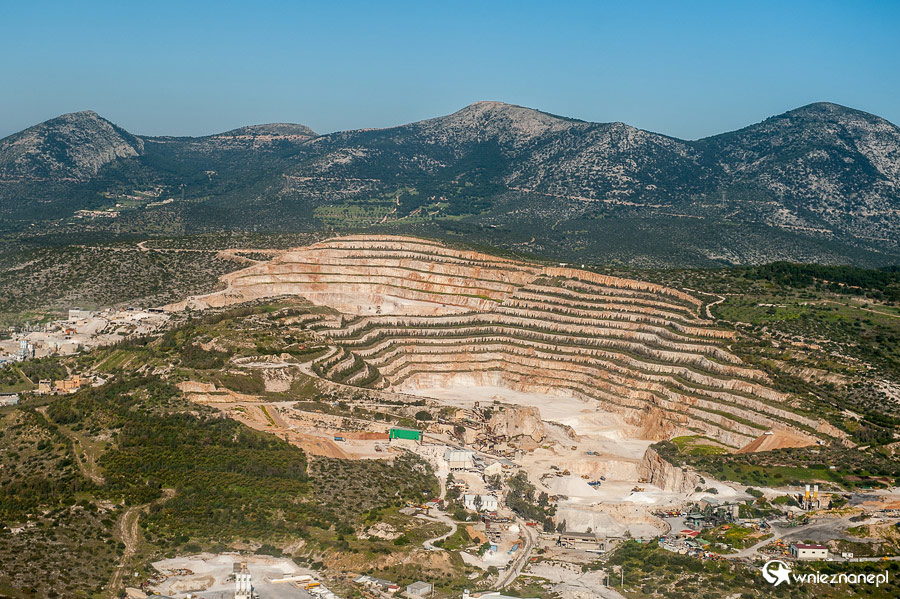 Ateny. Kopania widziana z okien samolotu. - foto: wnieznane.pl