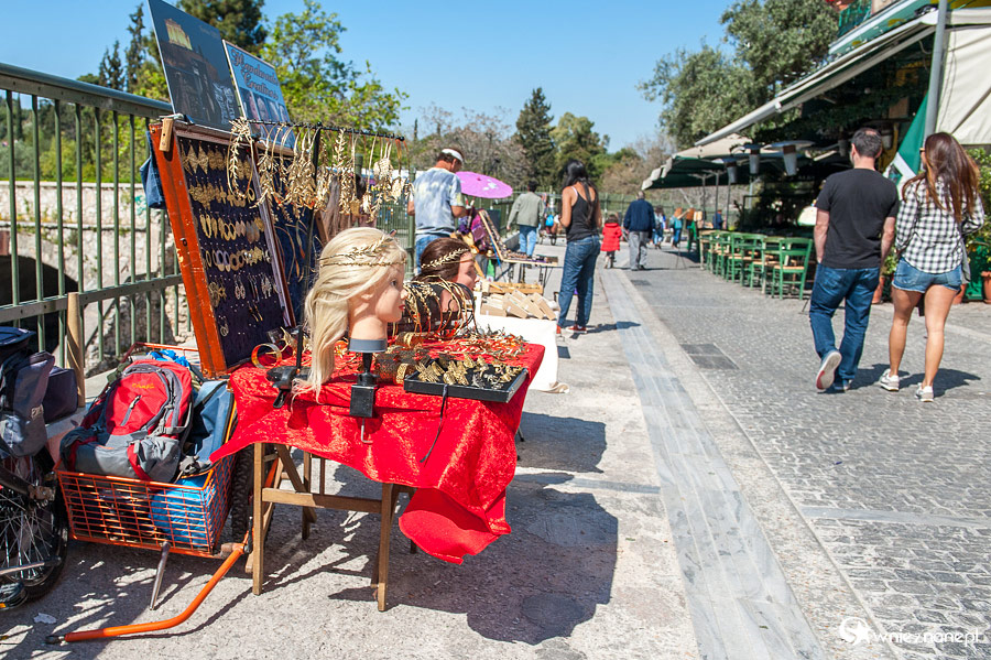 Ateny. W dzielnicy Monastiraki. - foto: wnieznane.pl