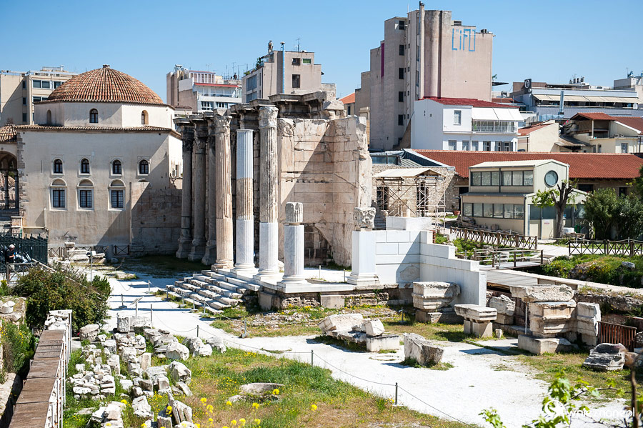 Ateny. Fragmenty Biblioteki Hadriana. - foto: wnieznane.pl