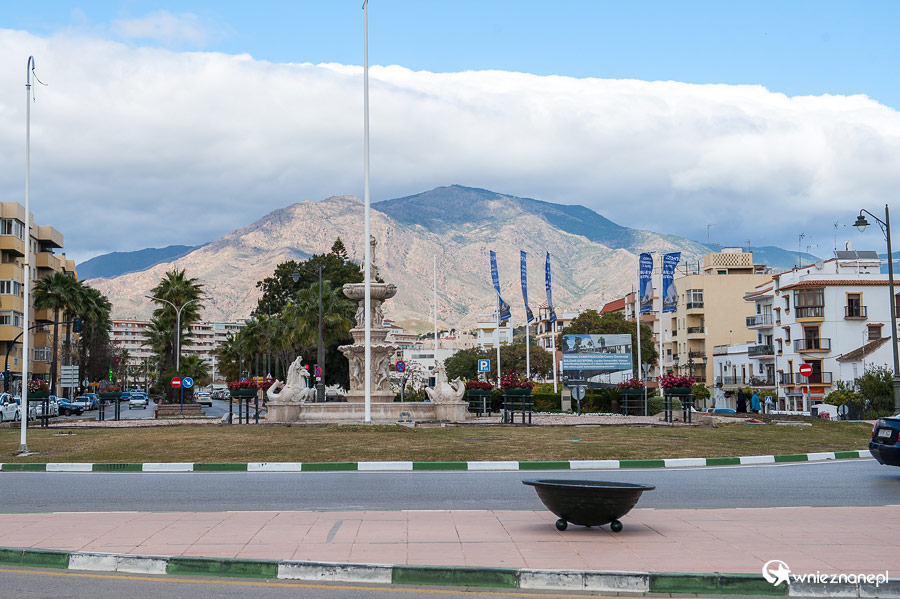 Andaluzja. Centrum Estepony. - foto: wnieznane.pl