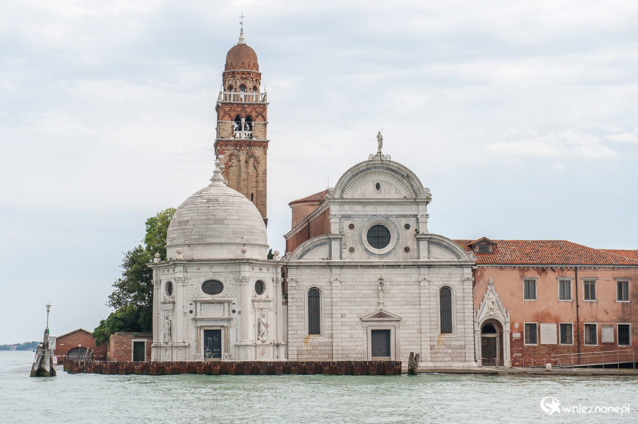 Wenecja. W drodze na wyspę Burano. - foto: wnieznane.pl