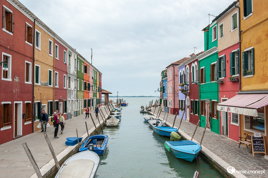 Wenecja. Kolorowe domy na wysepce Burano. - foto: wnieznane.pl