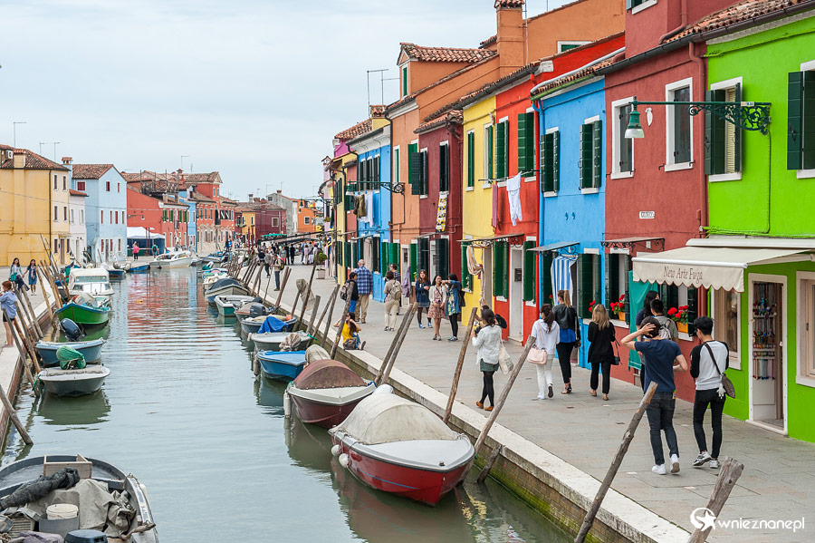 Wenecja. Kolorowe domy na wysepce Burano. - foto: wnieznane.pl