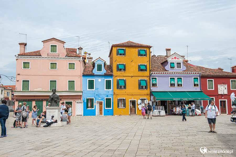 Wenecja. Kolorowe domy na wysepce Burano. - foto: wnieznane.pl