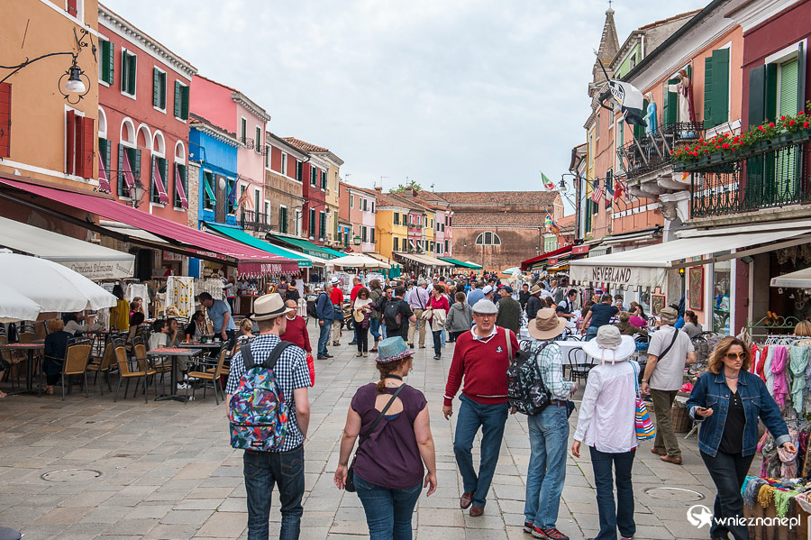Wenecja. Kolorowe domy na wysepce Burano. - foto: wnieznane.pl