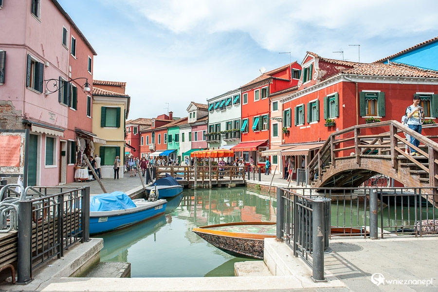 Wenecja. Kolorowe domy na wysepce Burano. - foto: wnieznane.pl