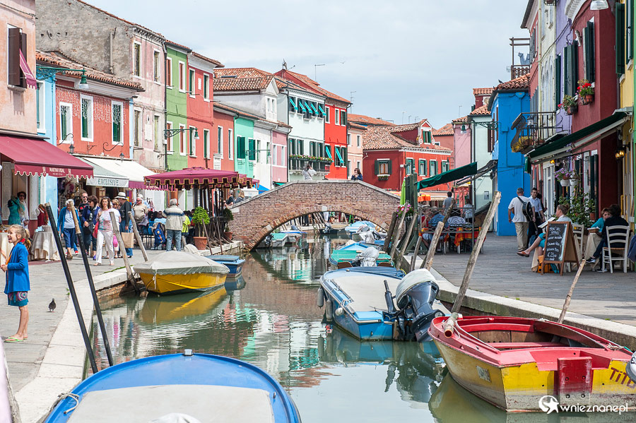 Wenecja. Kolorowe domy na wysepce Burano. - foto: wnieznane.pl
