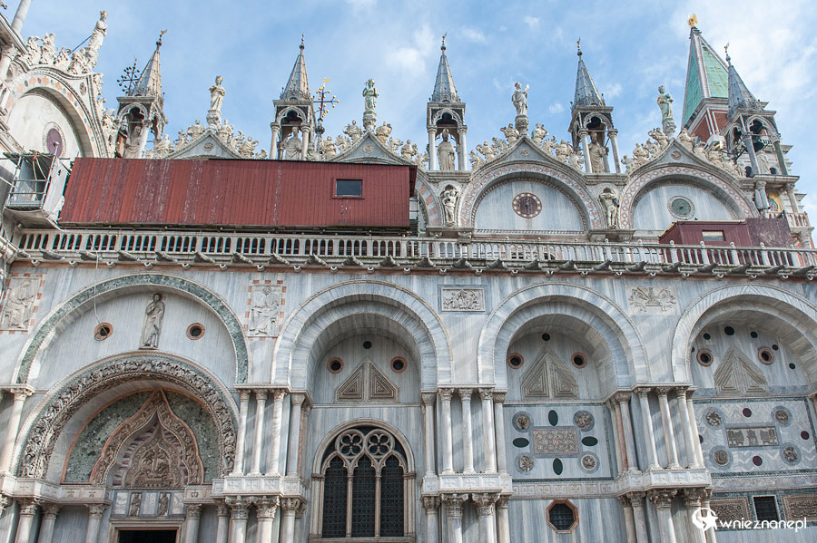 Wenecja. Bogato zdobiona Bazylika św. Marka. - foto: wnieznane.pl
