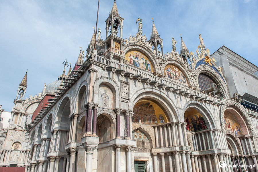 Wenecja. Wspaniała fasada Bazyliki św. Marka. - foto: wnieznane.pl