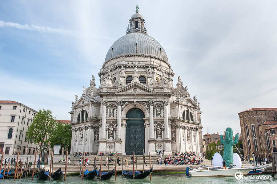 Wenecja. Wspaniała Basilica Santa Maria della Salute. - foto: wnieznane.pl
