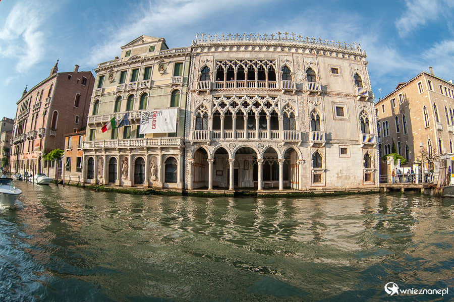 Wenecja. Pałace i budynki wzdłuż Canal Grande. - foto: wnieznane.pl