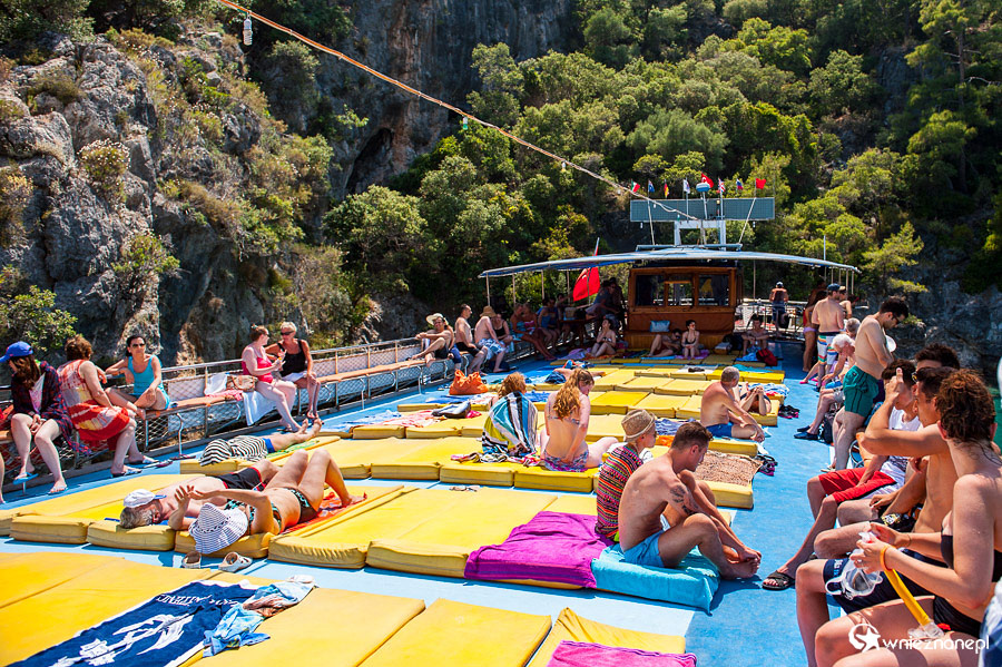 Rejs statkiem w okolicy Oludeniz. - foto: wnieznane.pl