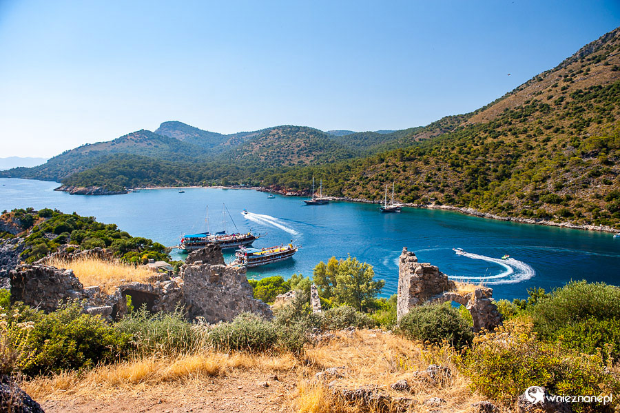 Ruiny na Gemiler Island. - foto: wnieznane.pl