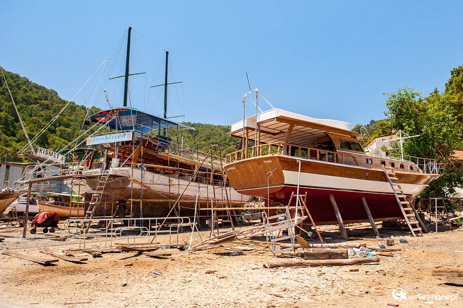 Ręcznie budowane statki w Fethiye. - foto: wnieznane.pl