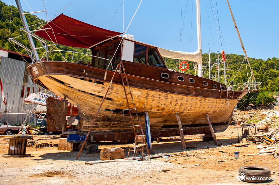 Ręcznie budowane statki w Fethiye. - foto: wnieznane.pl Ręcznie budowane statki w Fethiye. - foto: wnieznane.pl