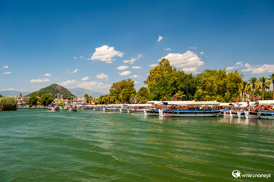 Rejs po rzece Dalyan. - foto: wnieznane.pl